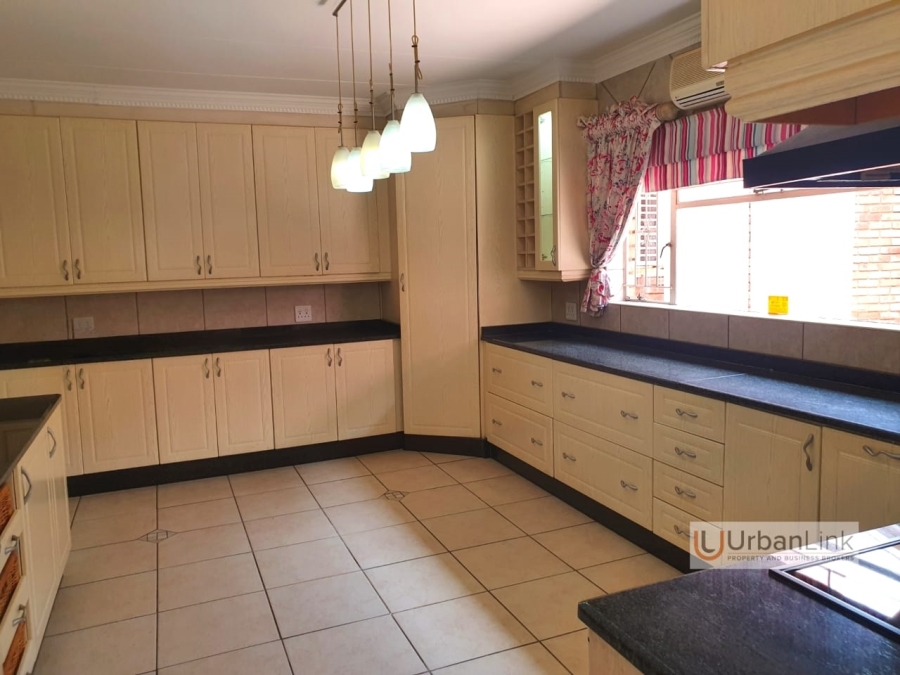 4 Bedroom Property for Sale in Safari Gardens North West